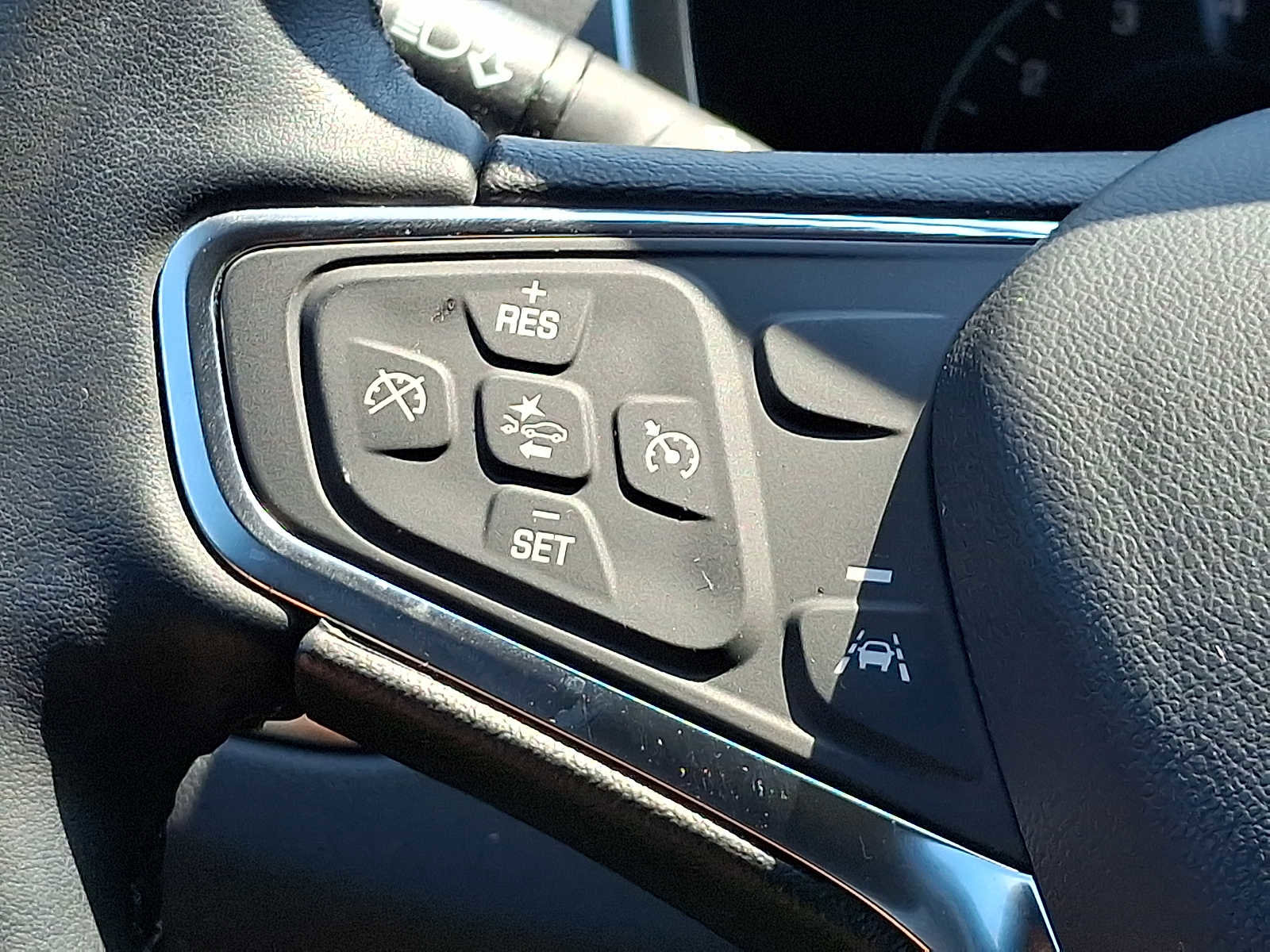 Used 2024 Chevrolet Equinox LT w/ LPO, Floor Liner Package image 19