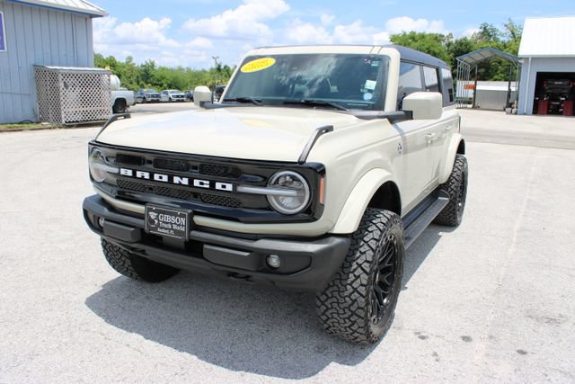 Used 2025 Ford Bronco Outer Banks AWD/4WD image 3