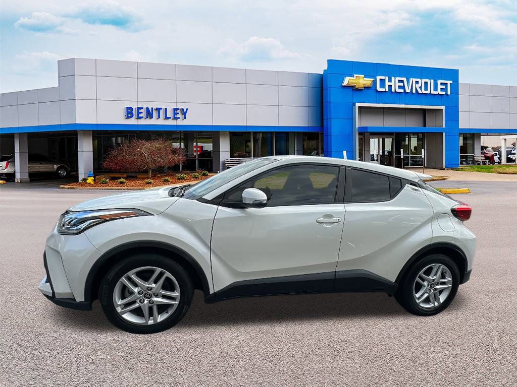 Used 2021 Toyota C-HR LE image 2