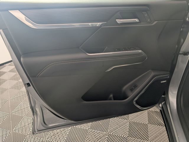 Used 2025 GMC Acadia Elevation image 10