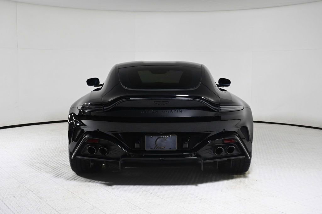 Used 2025 Aston Martin V8 Vantage Coupe image 16