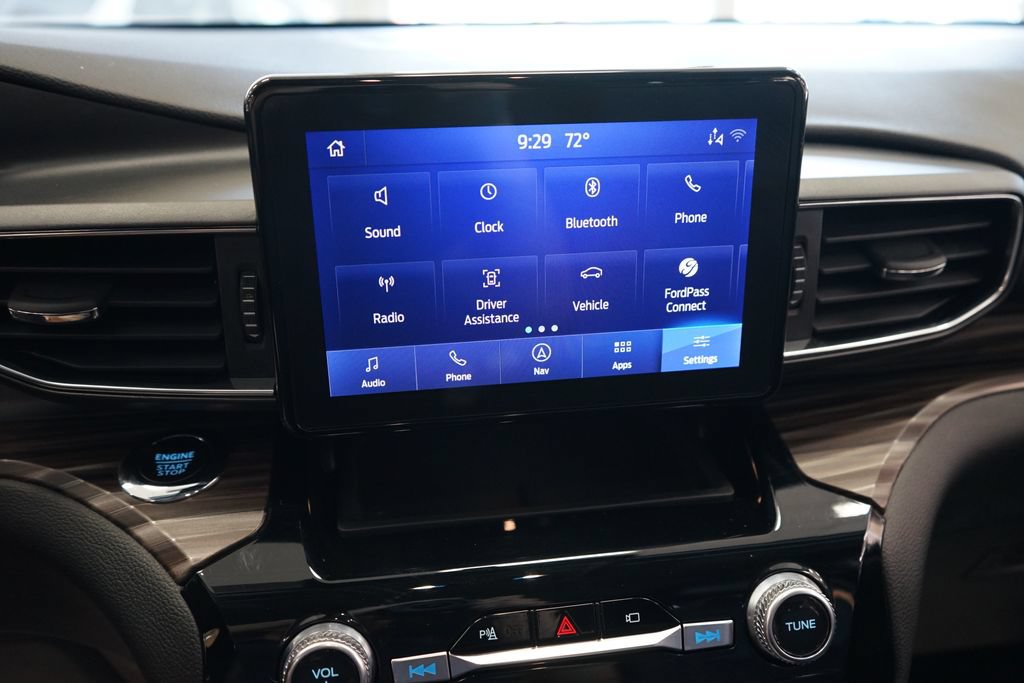 Used 2023 Ford Explorer Limited w/ Equipment Group 301A AWD/4WD image 37