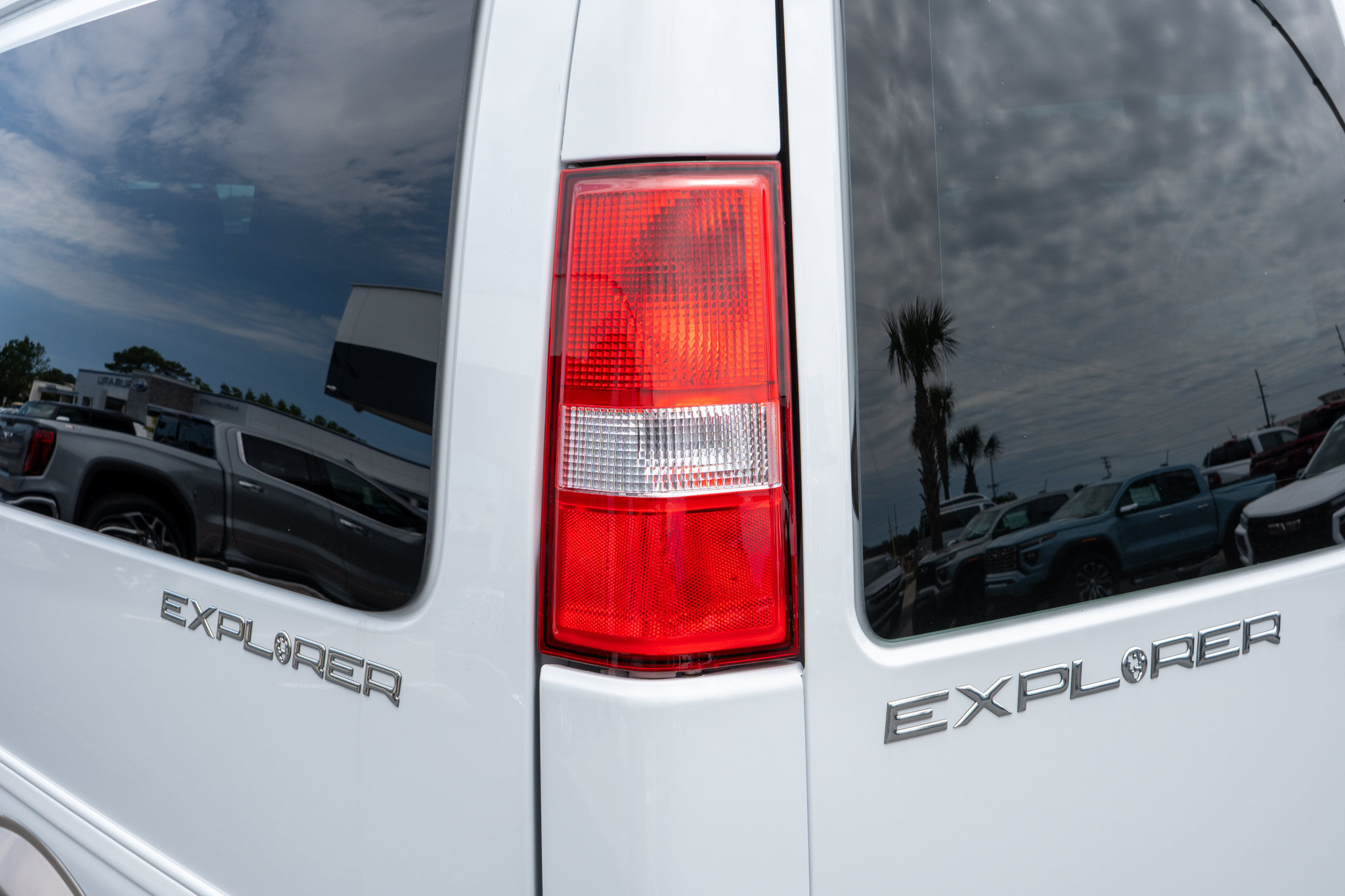 New 2026 GMC Savana 2500 w/ Driver Convenience Package RWD image 10