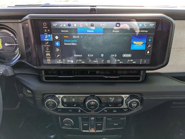 Used 2024 Jeep Wrangler Unlimited Sahara w/ Technology Group image 8