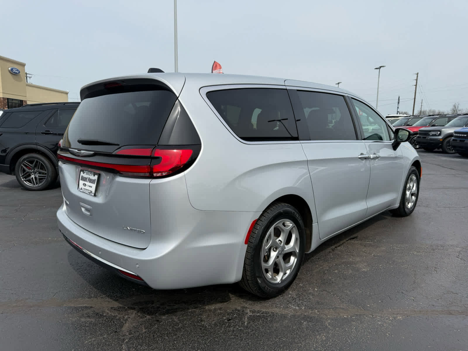 Used 2024 Chrysler Pacifica Limited FWD image 22