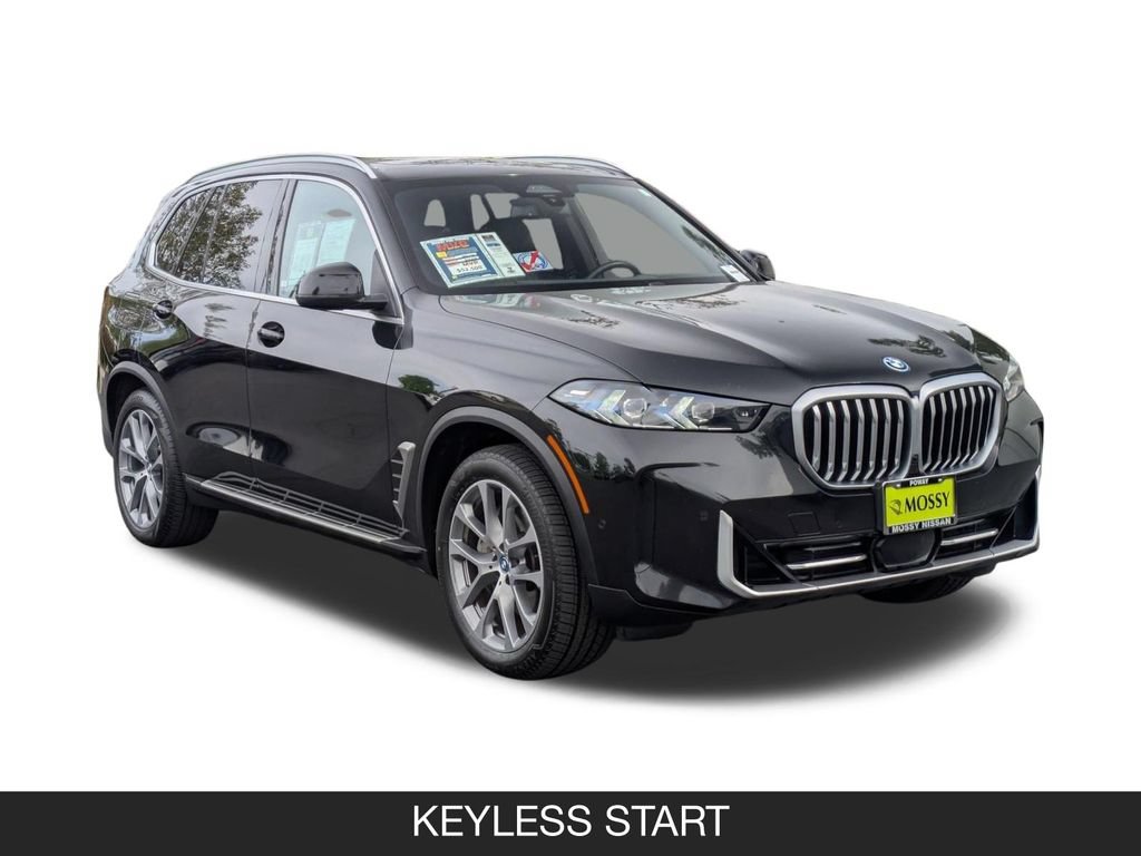 Used 2025 BMW X5 xDrive50e AWD/4WD image 2