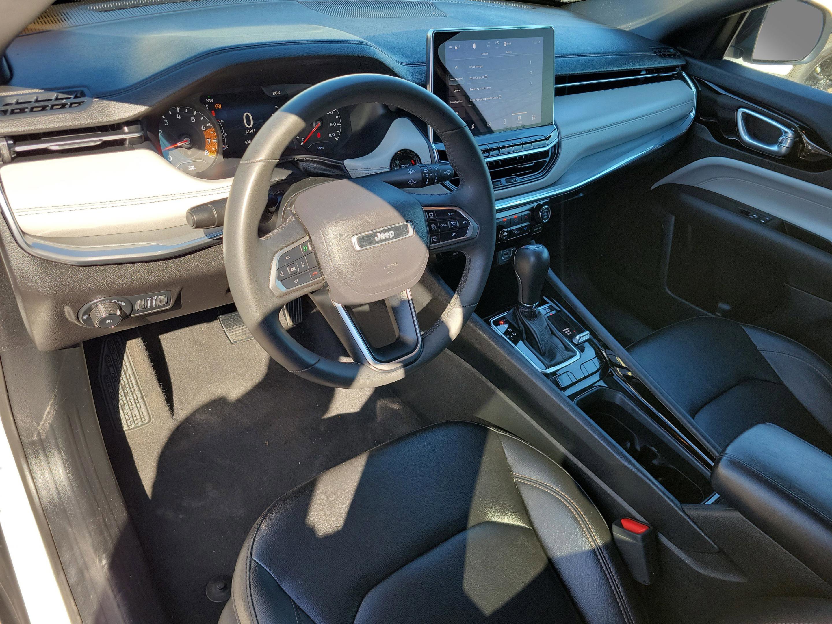 Used 2024 Jeep Compass Limited image 14