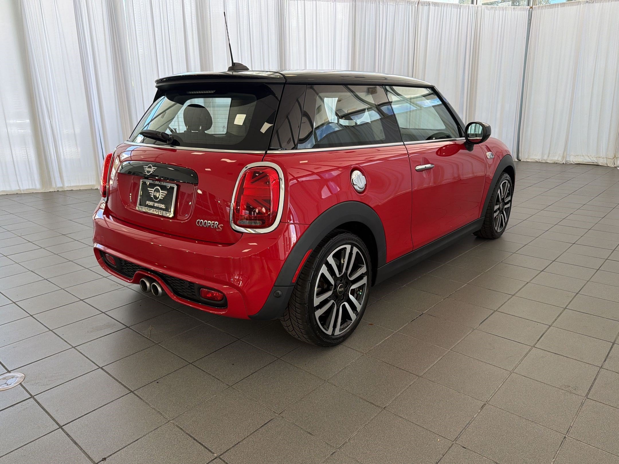 Used 2021 MINI Cooper S FWD image 9