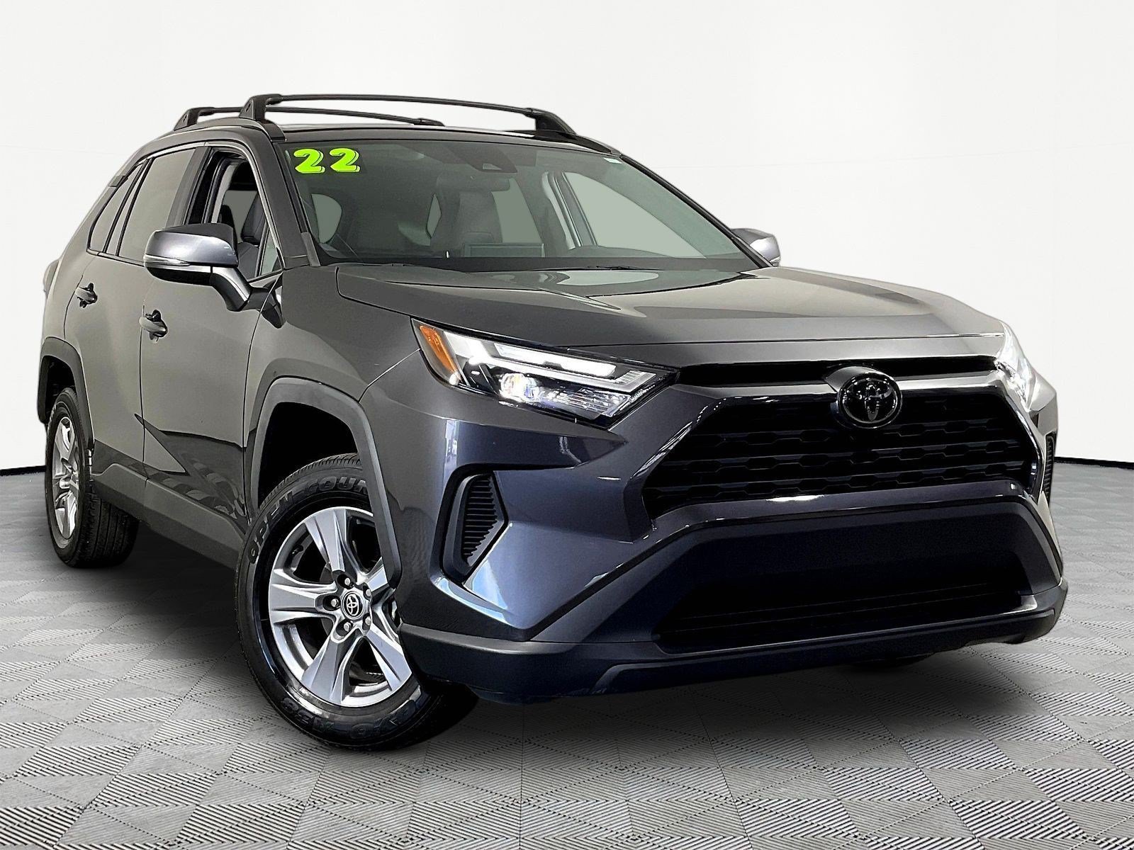 Used 2022 Toyota RAV4 XLE w/ Convenience Package AWD/4WD image 3