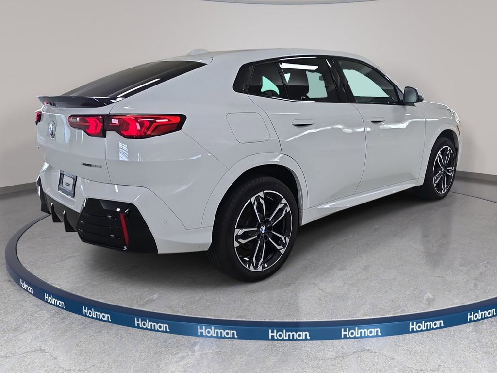 Used 2025 BMW X2 xDrive28i AWD/4WD image 6