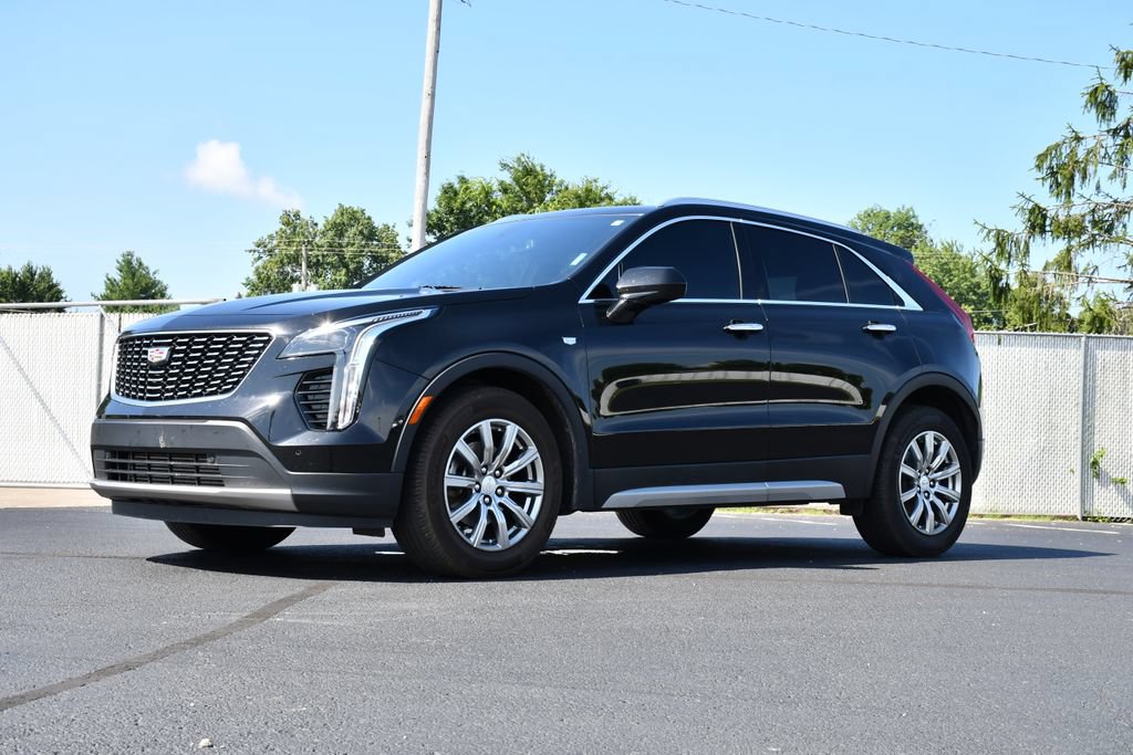 Used 2019 Cadillac XT4 Premium Luxury w/ Cold Weather Package AWD/4WD image 3