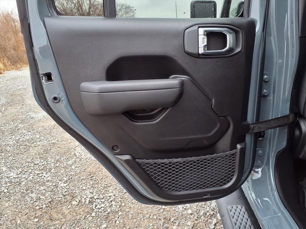 New 2026 Jeep Gladiator Sport AWD/4WD image 23