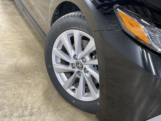 Used 2022 Toyota Camry LE FWD image 11
