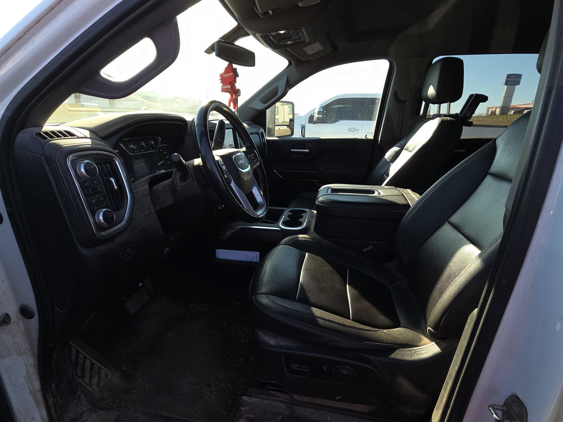 Used 2021 GMC Sierra 2500 SLT w/ SLT Premium Package image 10