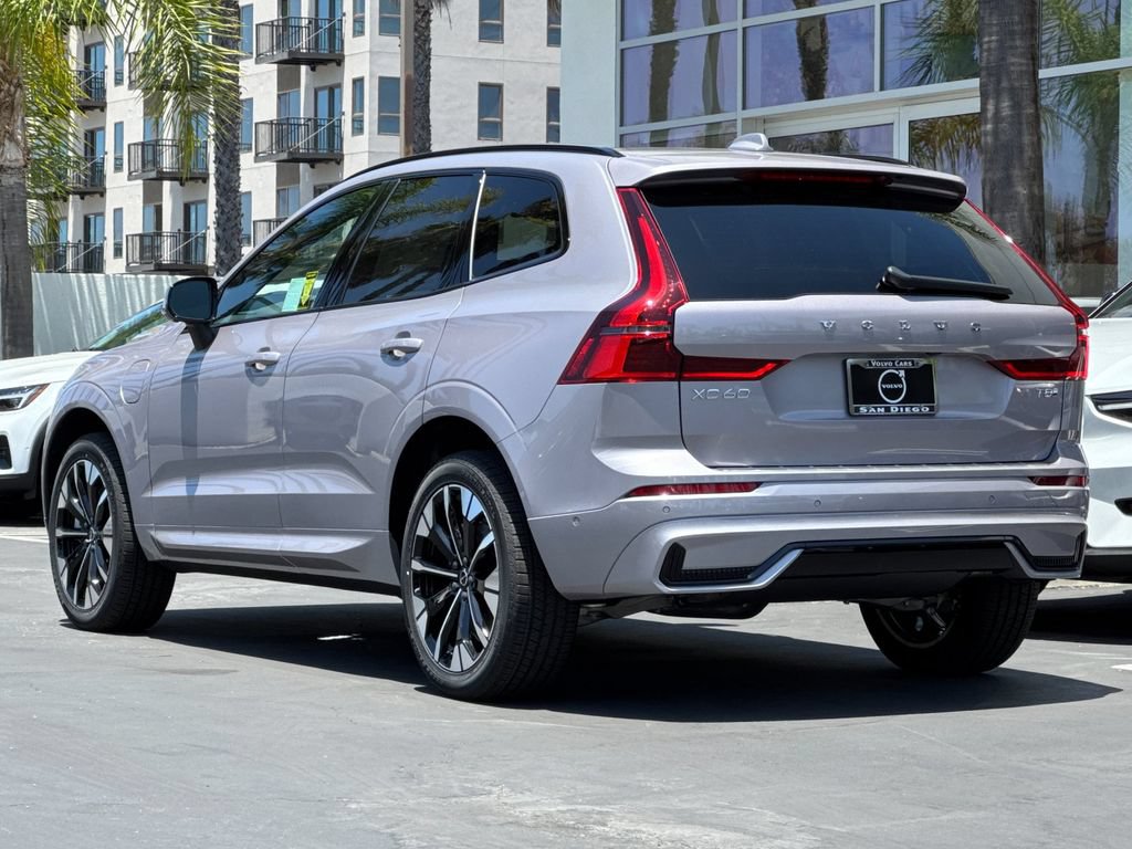 New 2026 Volvo XC60 T8 Plus w/ Climate Package PRO AWD/4WD image 3