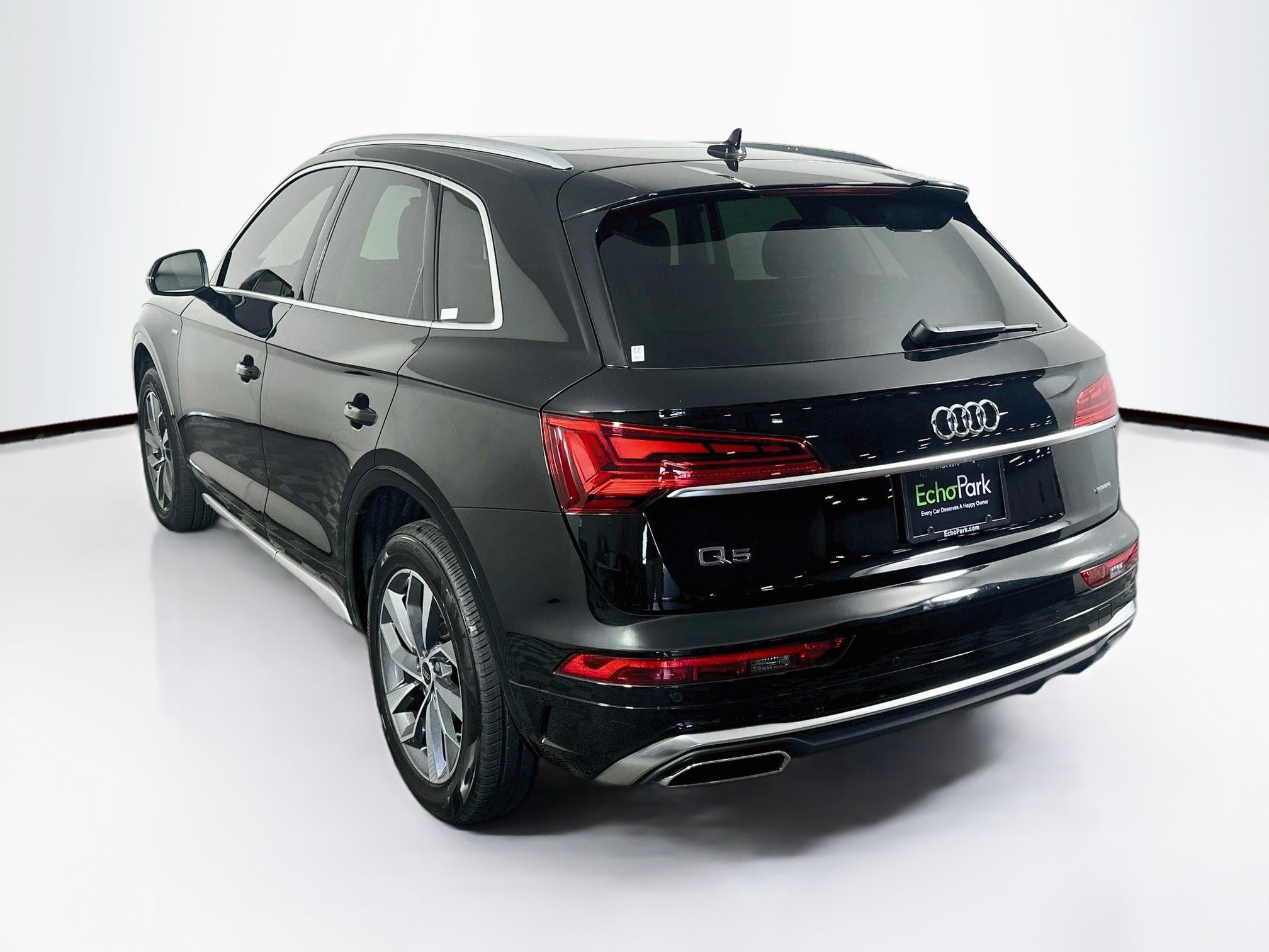 Used 2023 Audi Q5 2.0T Premium w/ Convenience Package AWD/4WD image 5