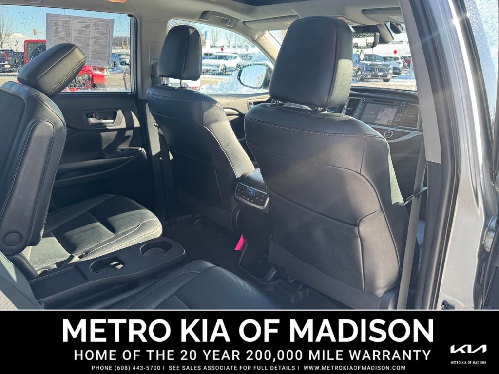 Used 2019 Toyota Highlander Limited Platinum image 30