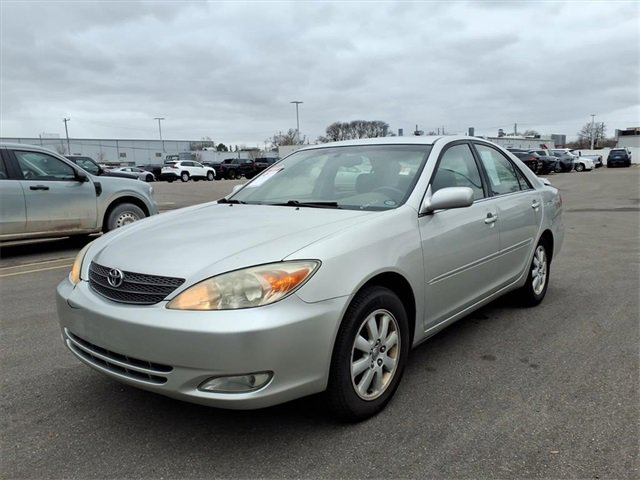 Used 2004 Toyota Camry XLE image 3