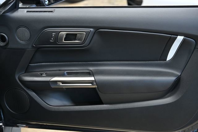 Used 2020 Ford Mustang Shelby GT500 w/ Carbon Fibre Track Pack image 35