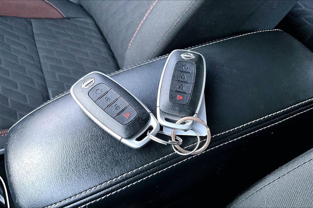 Used 2023 Nissan Kicks SR image 35