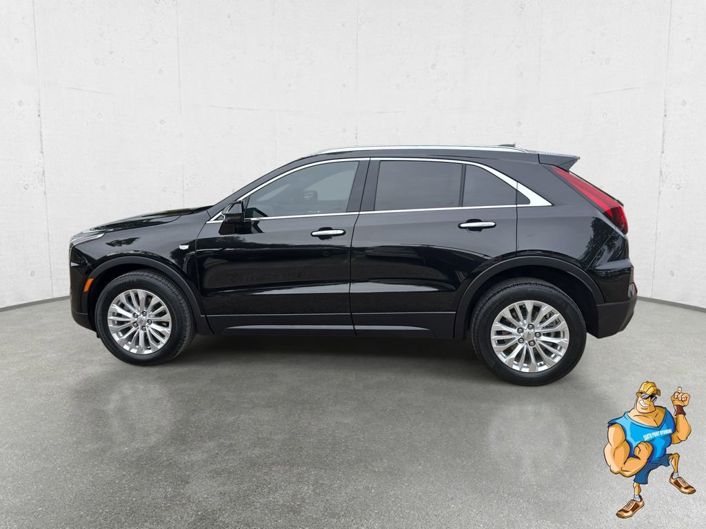 Used 2024 Cadillac XT4 Luxury w/ Cold Weather Package FWD image 8