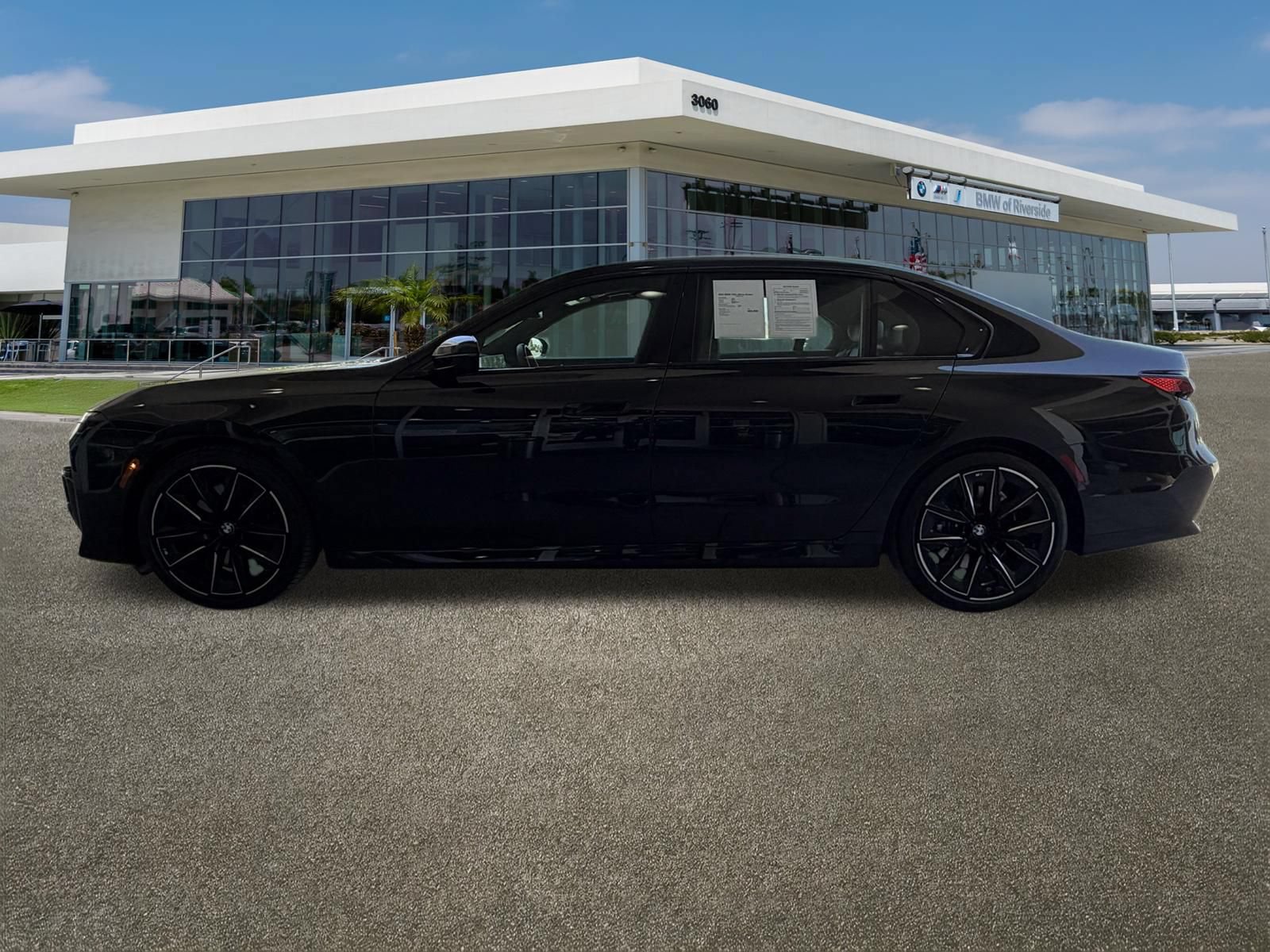 Used 2025 BMW 740i xDrive w/ Premium Package AWD/4WD image 6
