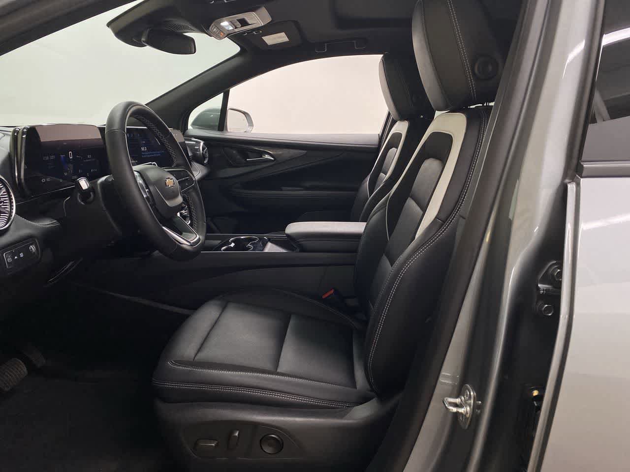Used 2024 Chevrolet Blazer EV LT AWD/4WD image 13