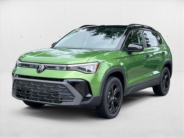 New 2025 Volkswagen Taos SE image 1