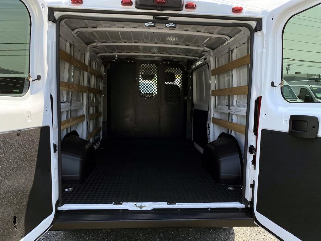 Used 2025 RAM ProMaster 2500 w/ U-Haul Equipment Group FWD image 6