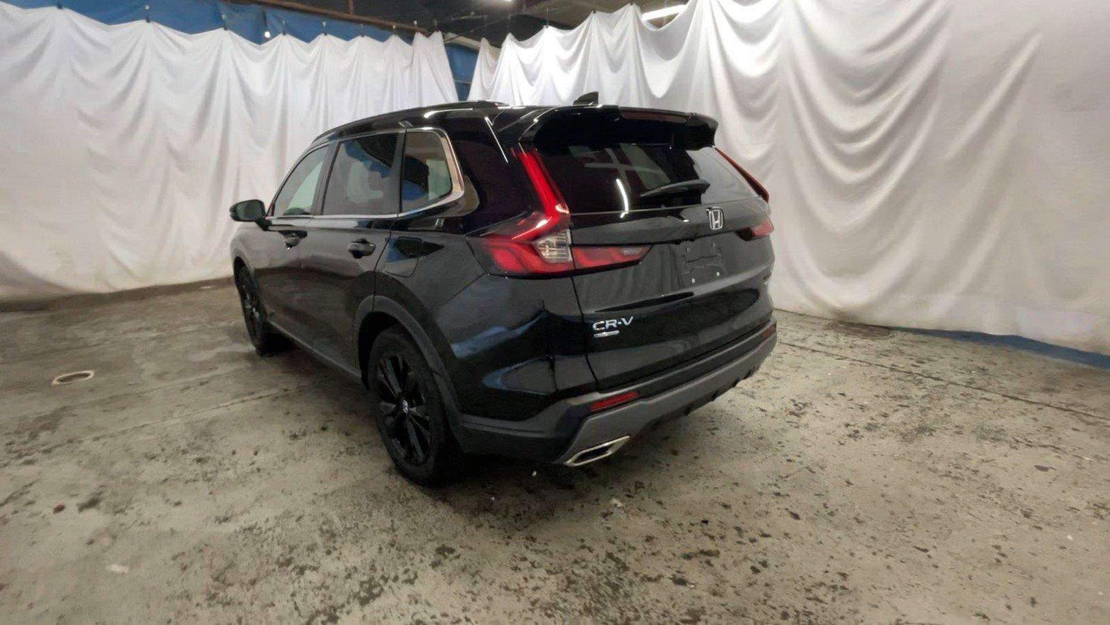 Used 2024 Honda CR-V Sport Touring image 9