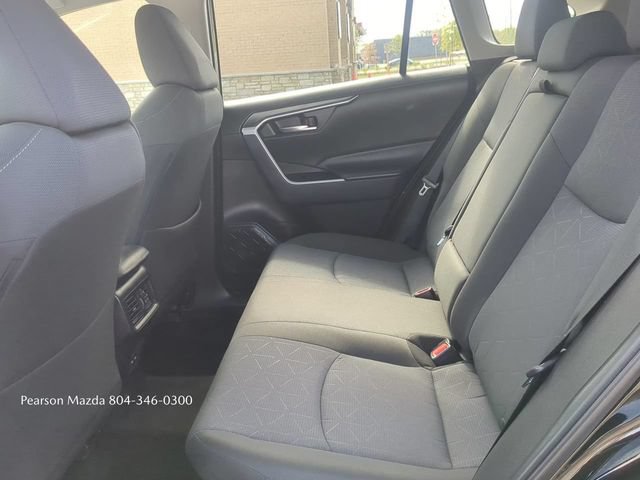Used 2025 Toyota RAV4 XLE AWD/4WD image 14