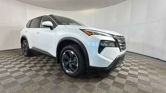 Used 2026 Nissan Rogue SV w/ Cold Weather Package AWD/4WD image 2