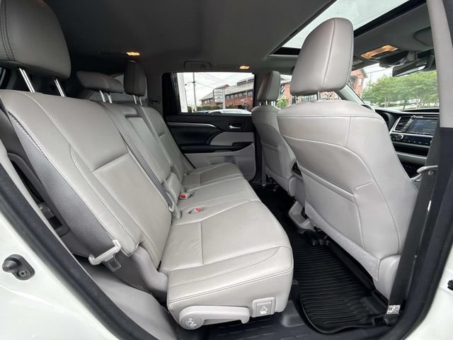 Used 2018 Toyota Highlander Limited AWD/4WD image 36