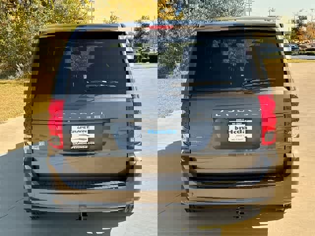Used 2019 Dodge Grand Caravan SE image 6