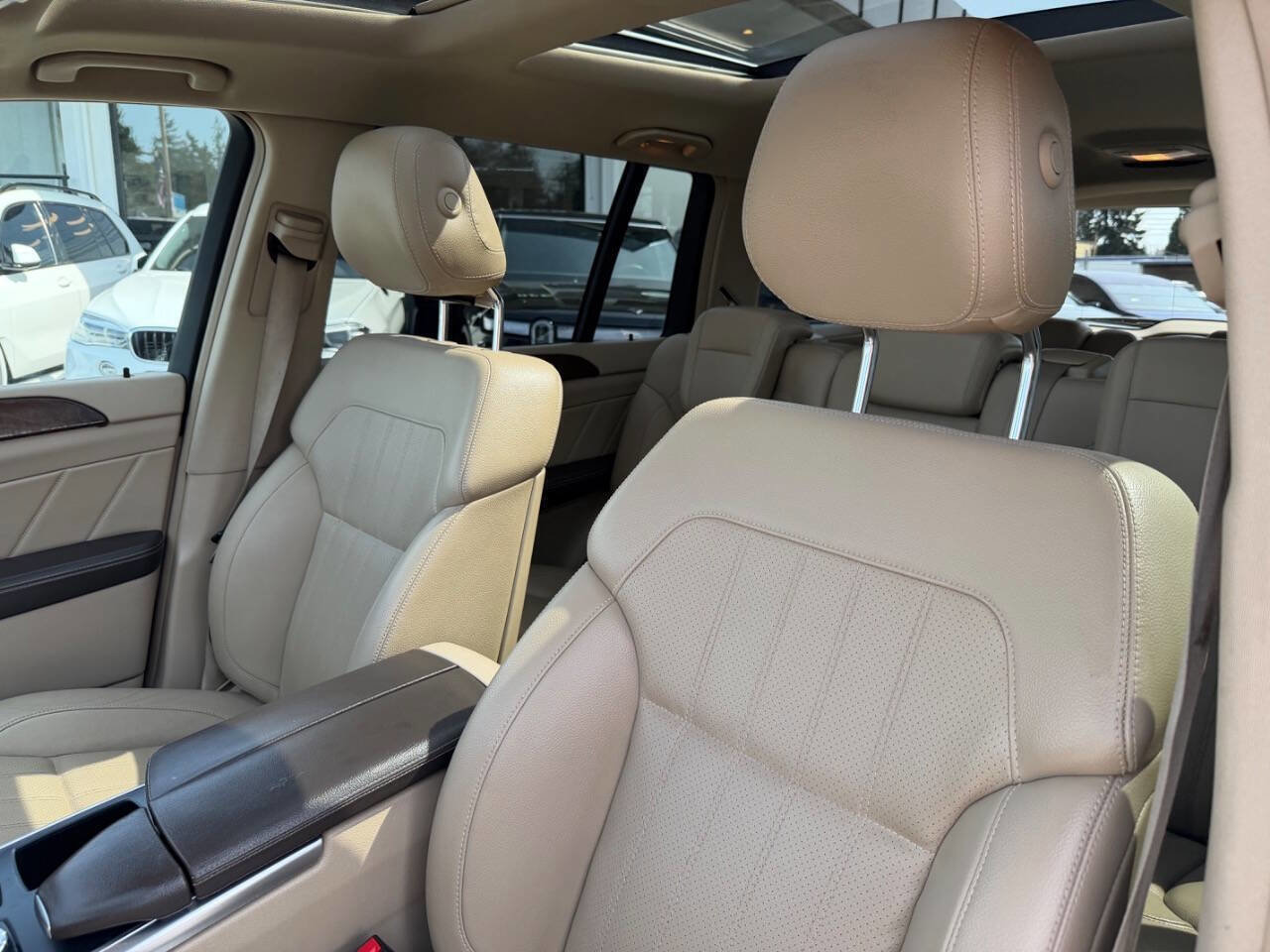 Used 2016 Mercedes-Benz GL 450 4MATIC w/ Premium I Package image 49