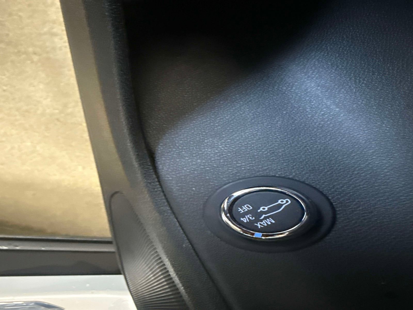 Used 2022 Chevrolet Blazer Premier image 18