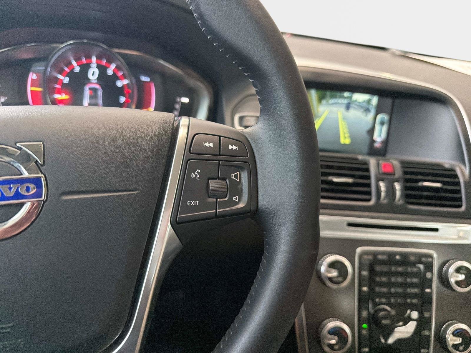 Used 2016 Volvo XC60 T5 Premier w/ Proximity Package FWD image 29