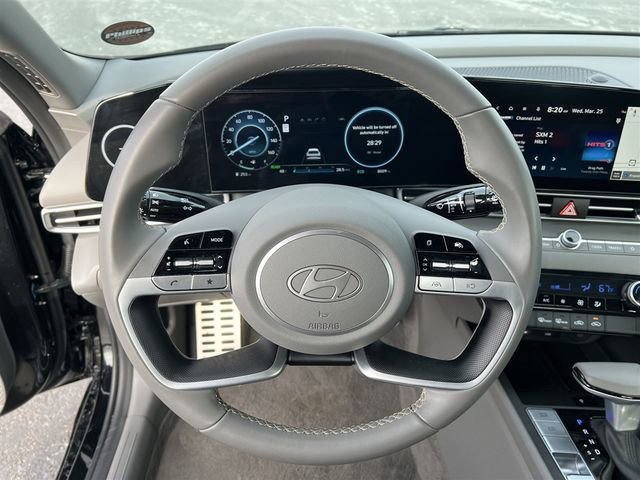 Used 2025 Hyundai Elantra SEL image 15