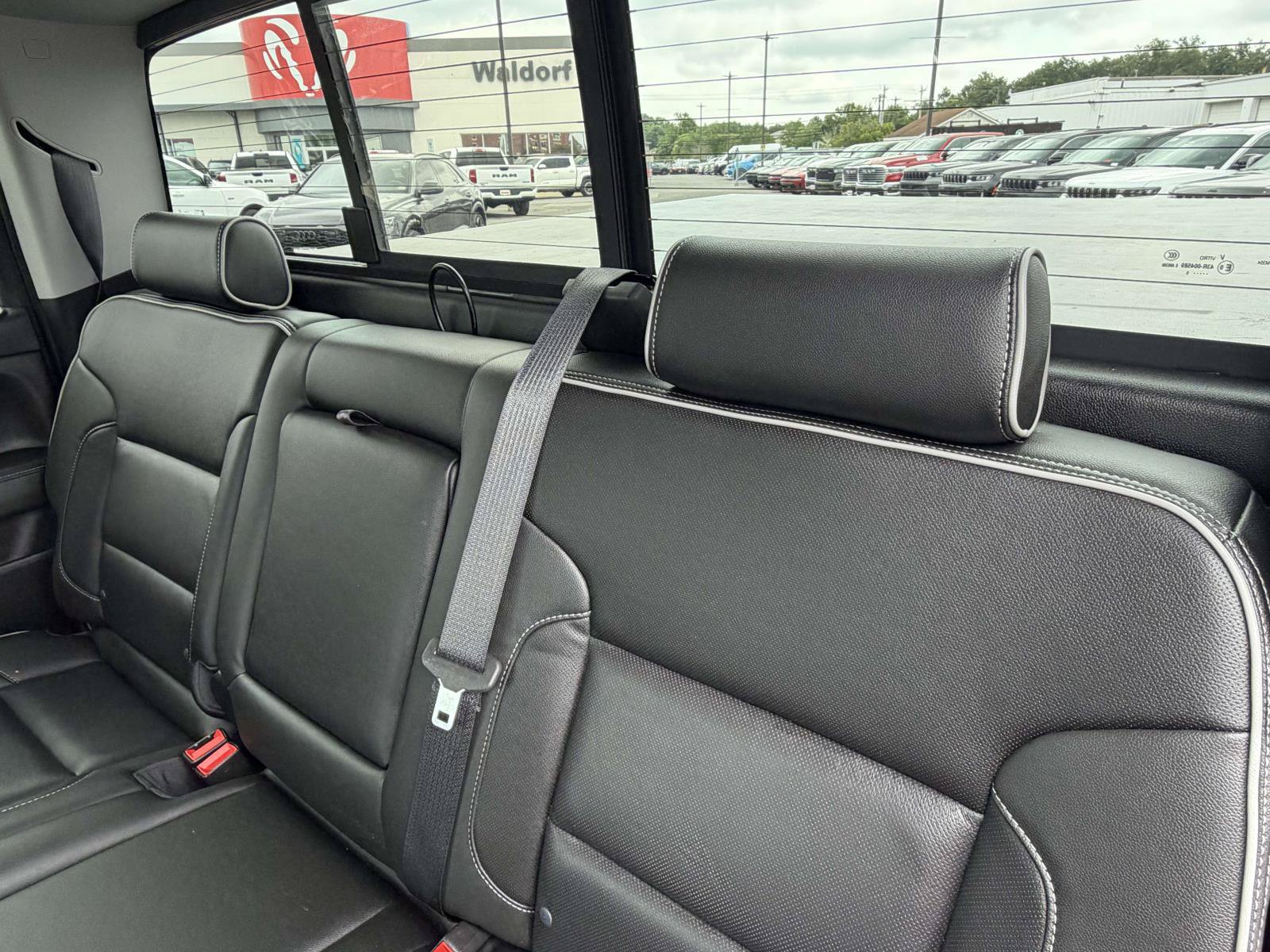 Used 2018 Chevrolet Silverado 1500 High Country AWD/4WD image 30
