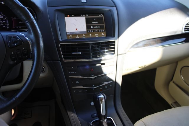 Used 2018 Lincoln MKT AWD w/ Technology Package image 16