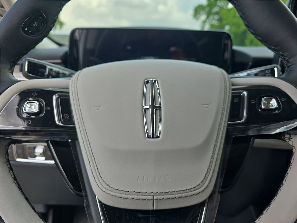 New 2026 Lincoln Aviator 2WD image 21