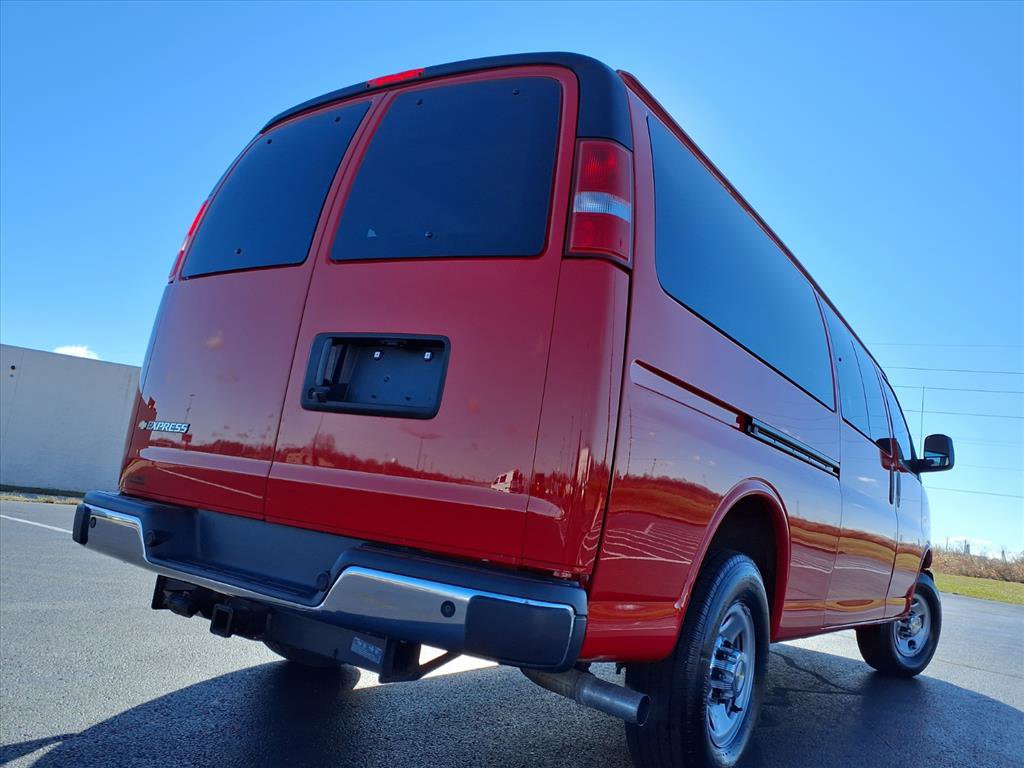 Used 2025 Chevrolet Express 3500 LT w/ LT Preferred Equipment Group RWD image 27