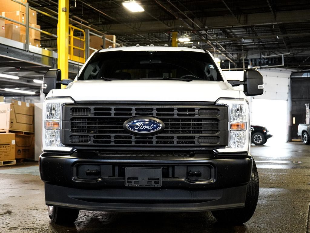Used 2025 Ford F250 XL AWD/4WD image 2