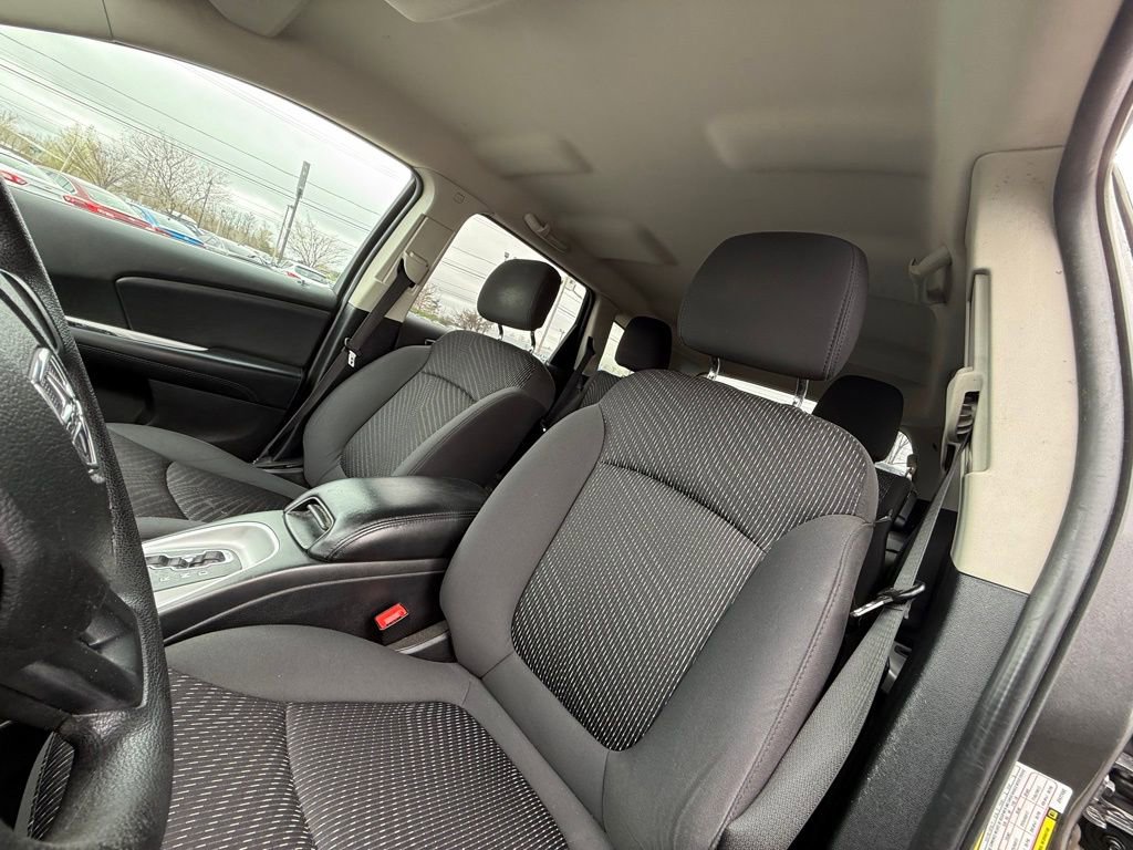 Used 2018 Dodge Journey SE image 19