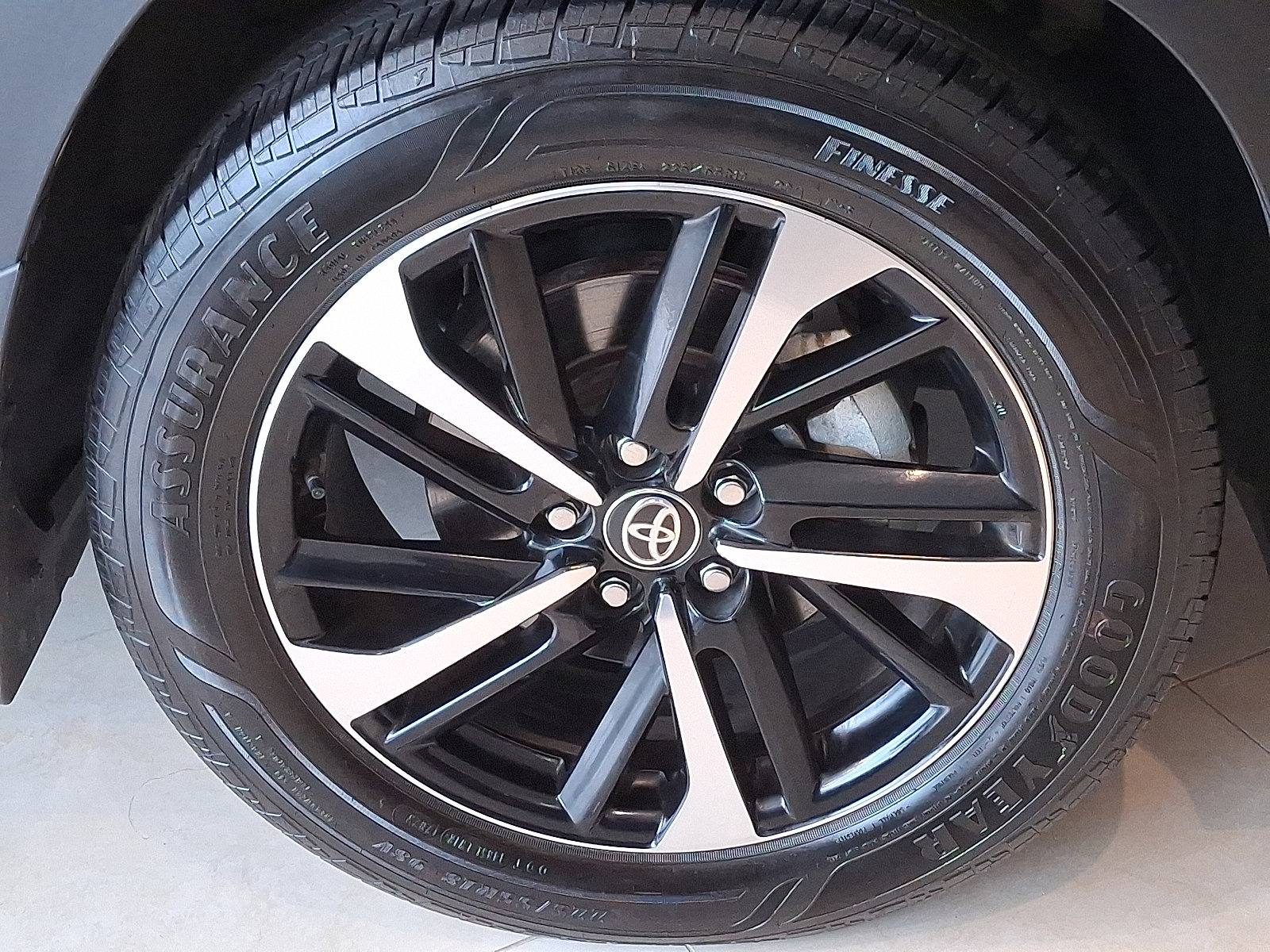 Certified 2023 Toyota Corolla Cross XSE image 9