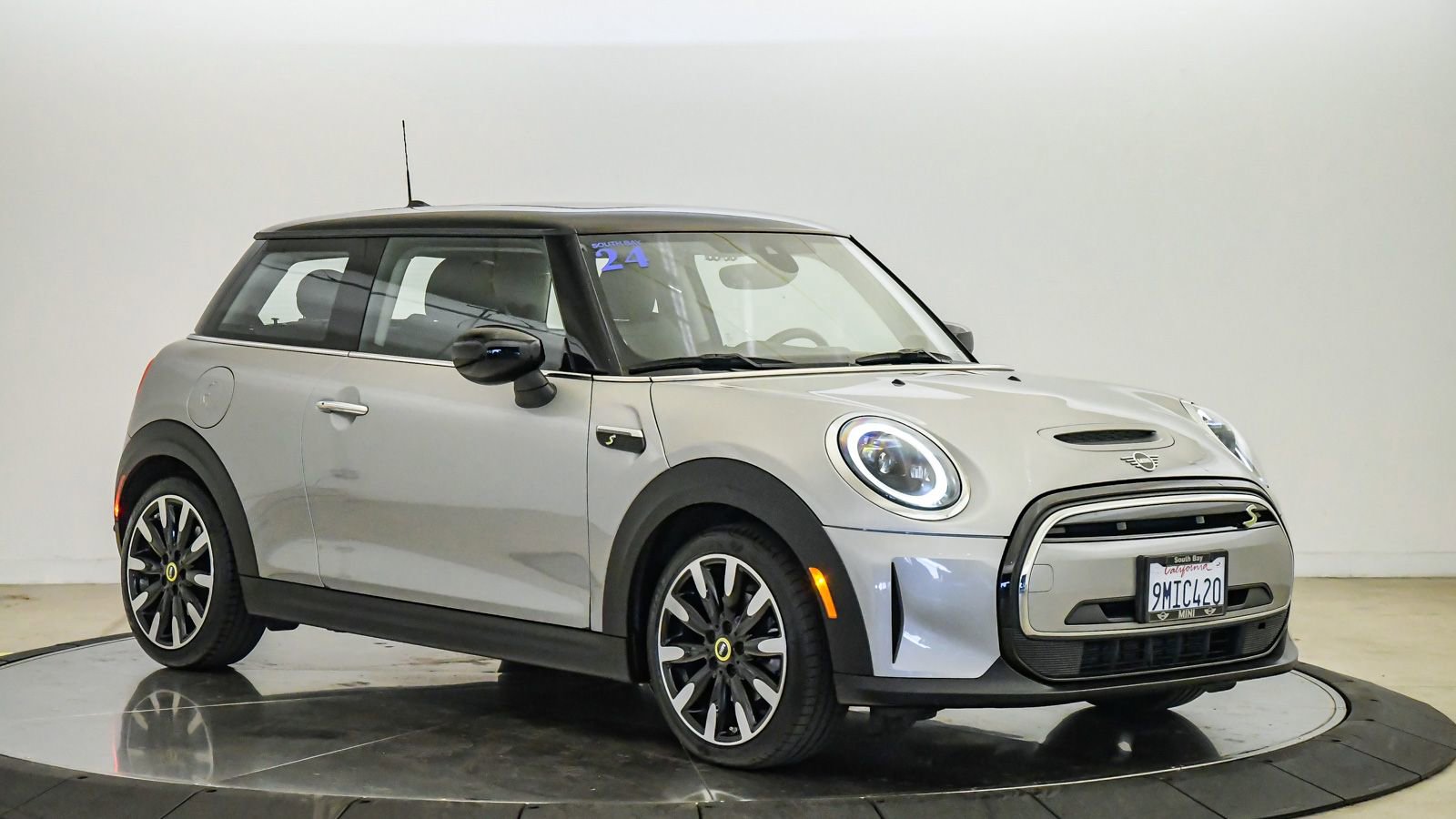 Certified 2024 MINI Cooper SE FWD image 6