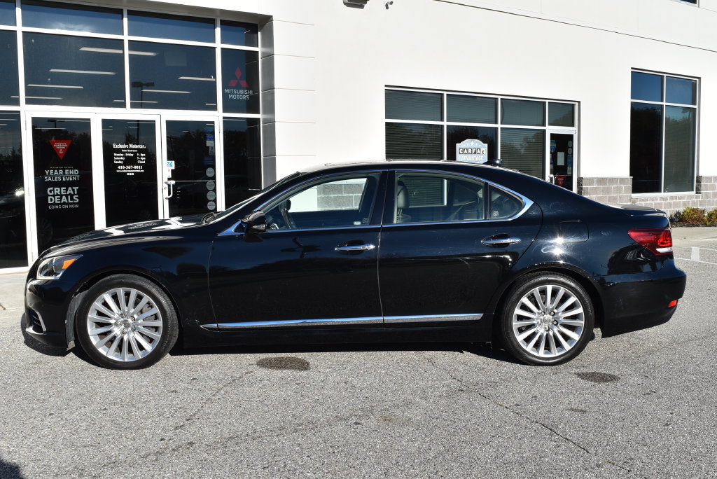 Used 2017 Lexus LS 460 AWD w/ Comfort Package image 4