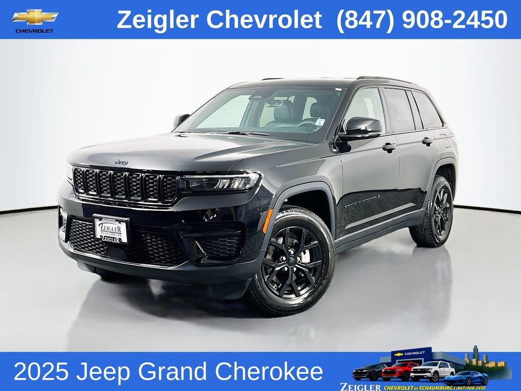 Used 2025 Jeep Grand Cherokee Altitude AWD/4WD image 1