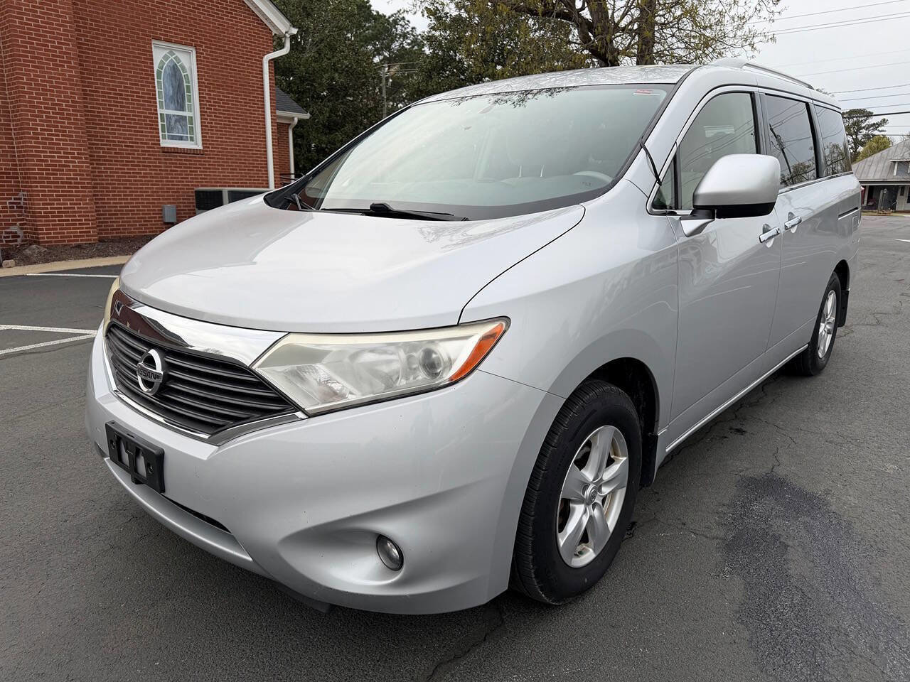 Used 2014 Nissan Quest SV image 2