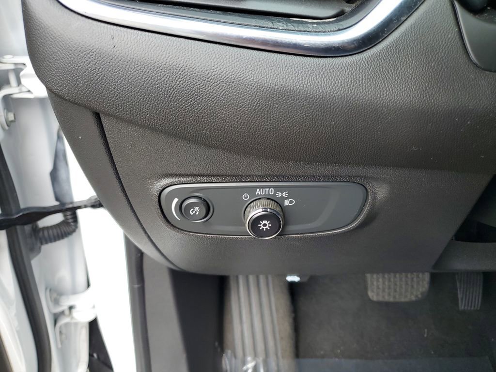 Used 2023 Chevrolet Equinox LS w/ LS Convenience Package image 22